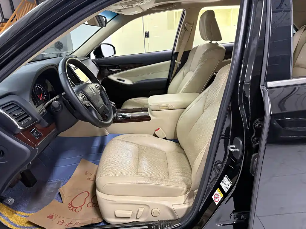 Toyota Crown — миниатюра 11