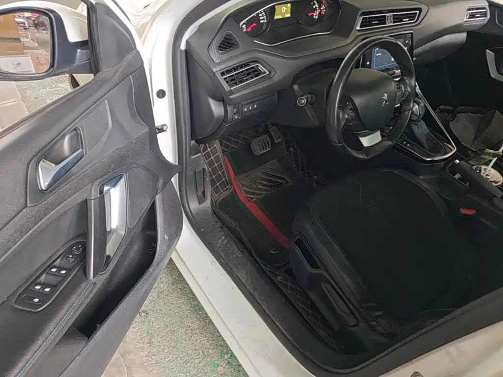 Peugeot 308 — миниатюра 21
