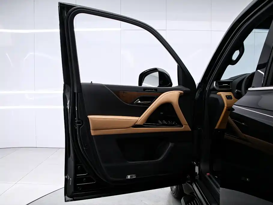 Lexus LX — миниатюра 13