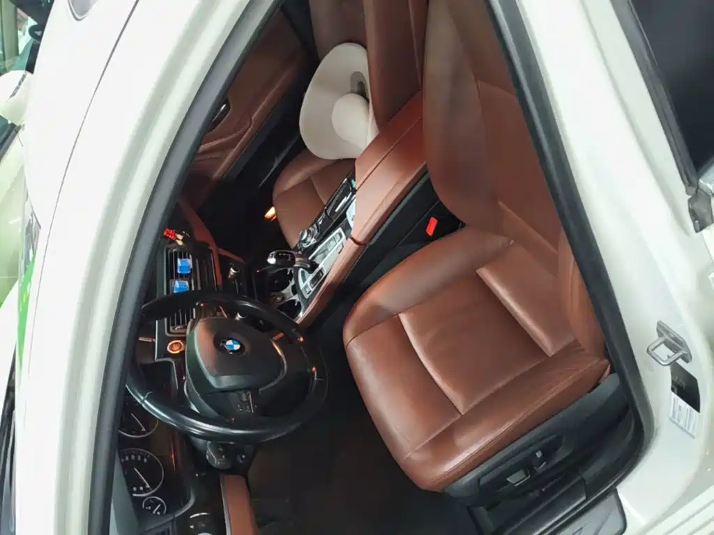 BMW 5 Series — миниатюра 15