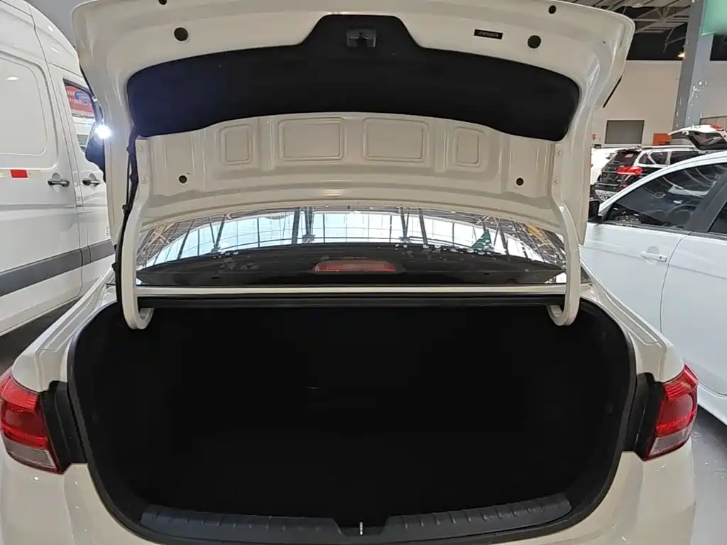 Kia K2 — миниатюра 19