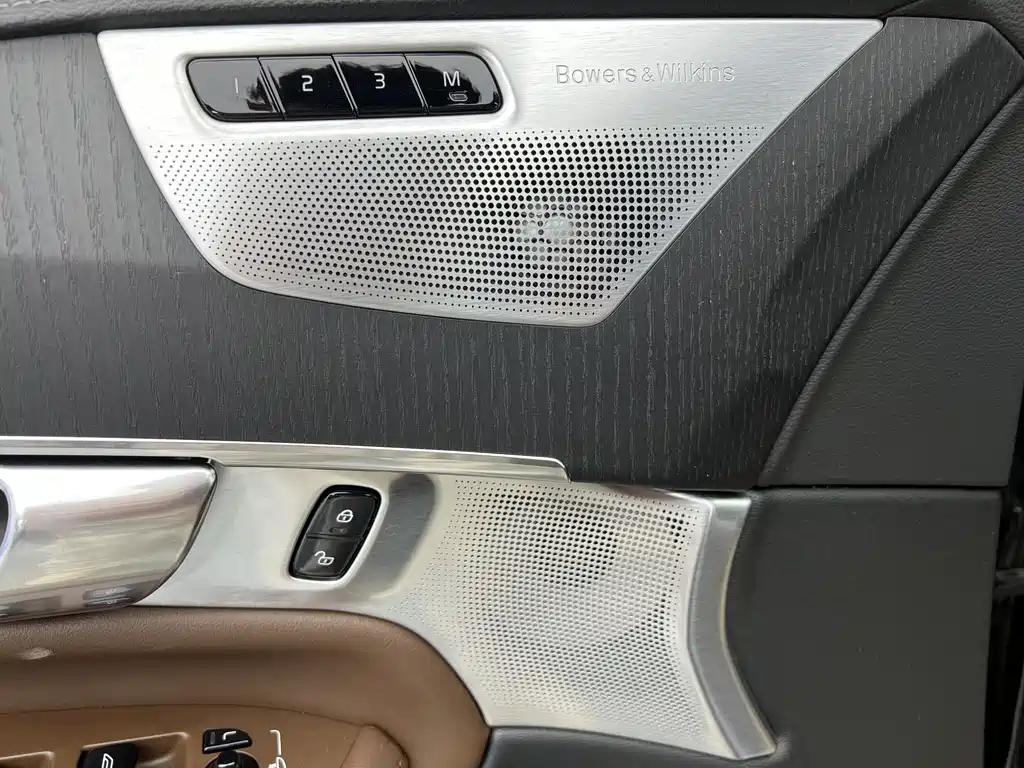 Volvo XC90 2022 B6 Luxury 7 мест