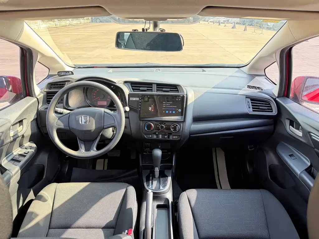 Honda Fit — миниатюра 9