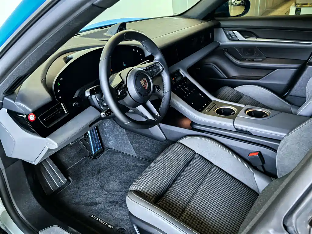 Porsche Taycan 2025 Taycan