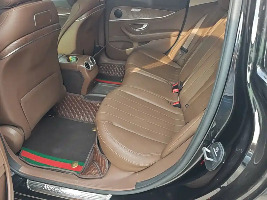Mercedes-Benz E-Class — миниатюра 17