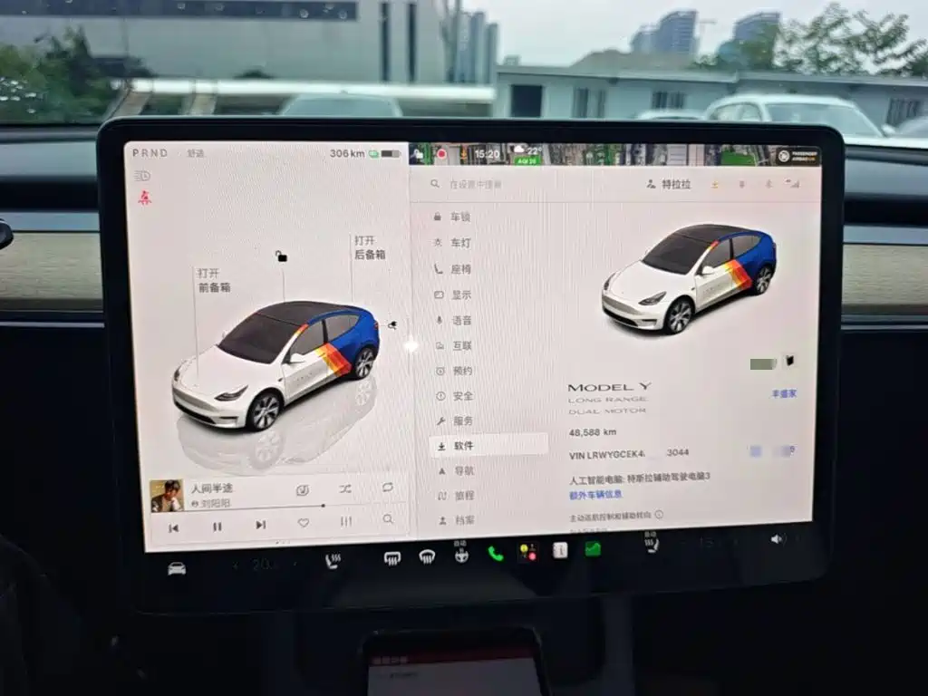 Tesla Model Y — миниатюра 12
