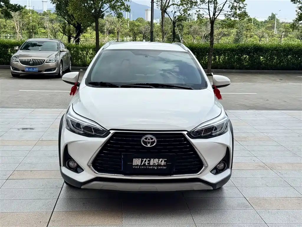 Toyota Yaris L — миниатюра 2