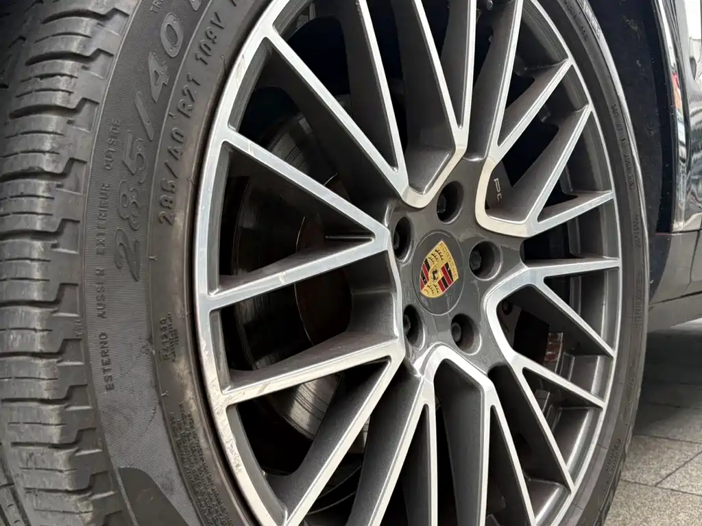 Porsche Cayenne — миниатюра 8