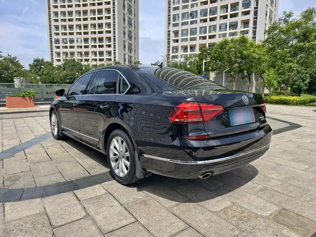 Volkswagen Passat — миниатюра 10