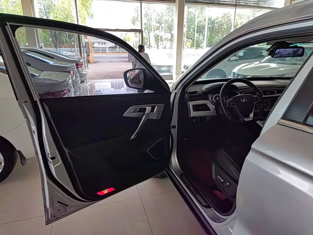 Geely Boyue — миниатюра 16