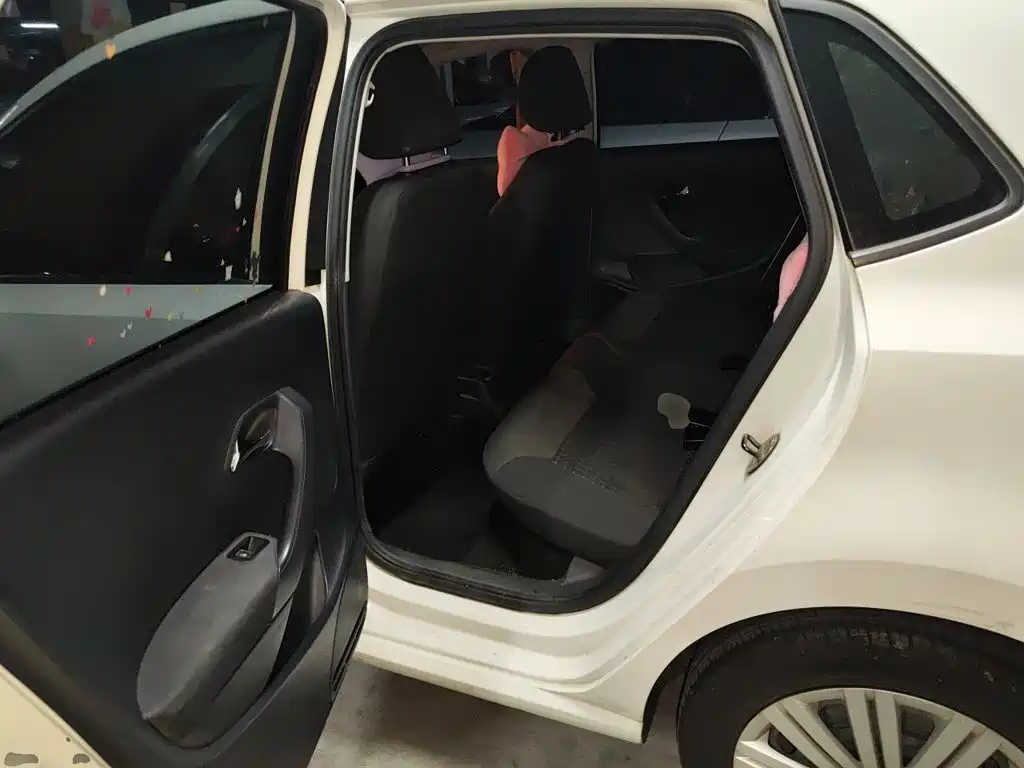 Volkswagen Polo — миниатюра 14