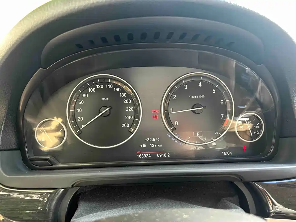 BMW 5 Series — миниатюра 27