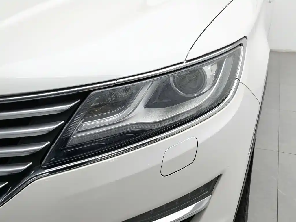 Lincoln MKC — миниатюра 7