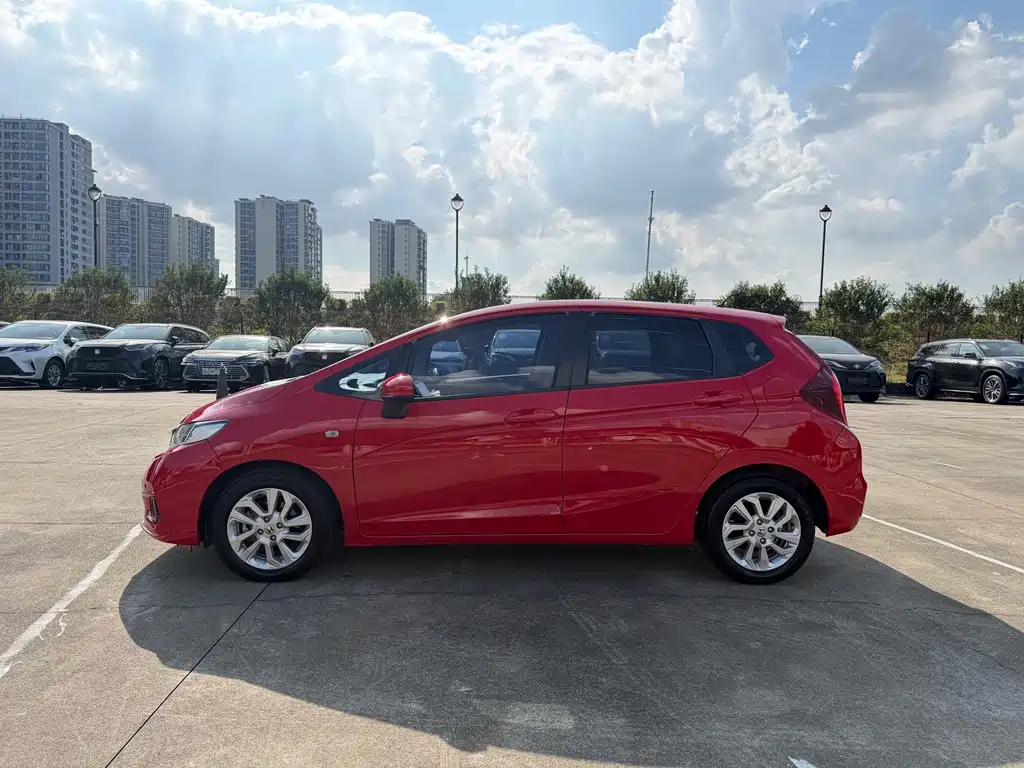 Honda Fit — миниатюра 6