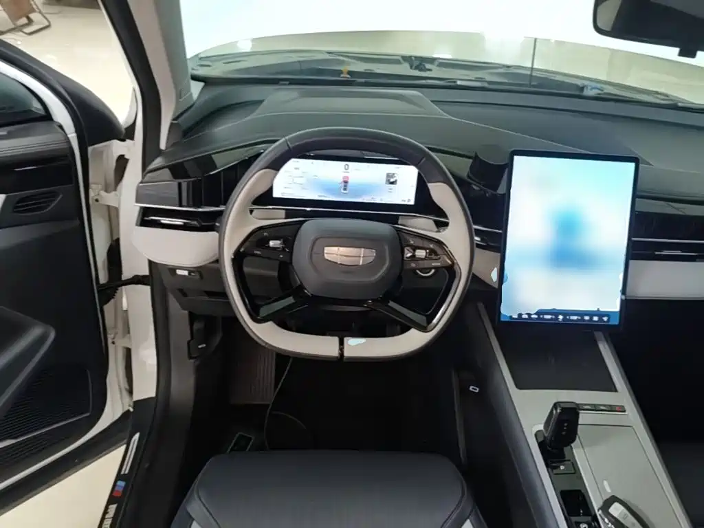Geely Boyue L — миниатюра 11