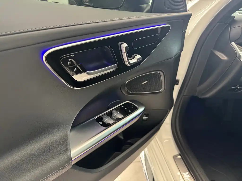 Mercedes-Benz C-Class — миниатюра 7