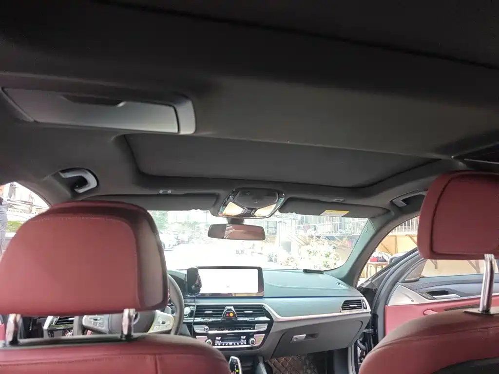 BMW 5 Series — миниатюра 9