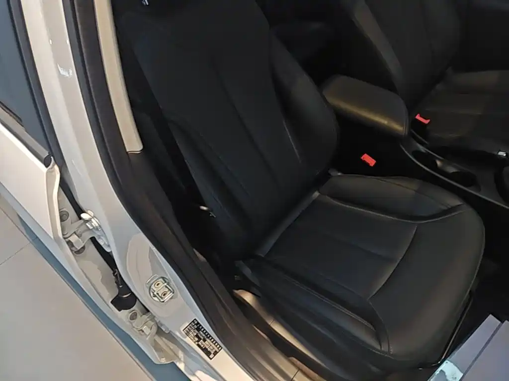 Buick Excelle — миниатюра 25