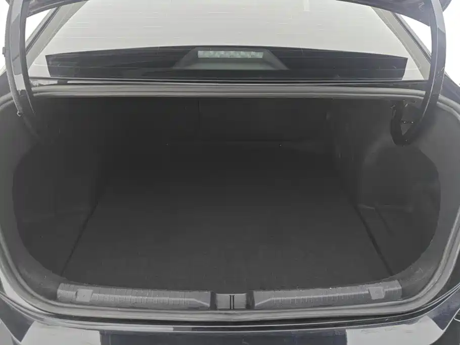 Volkswagen Lavida — миниатюра 4