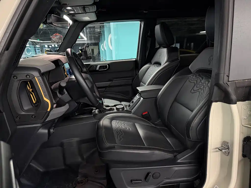 Ford Bronco — миниатюра 8