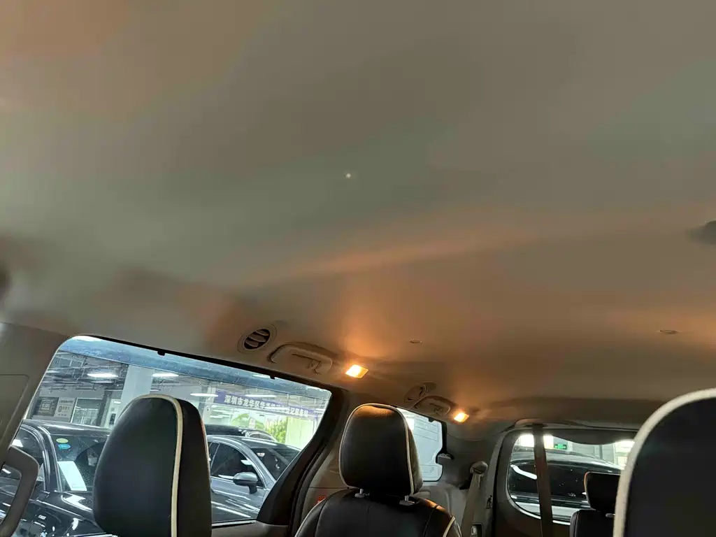 Toyota Sienna — миниатюра 7