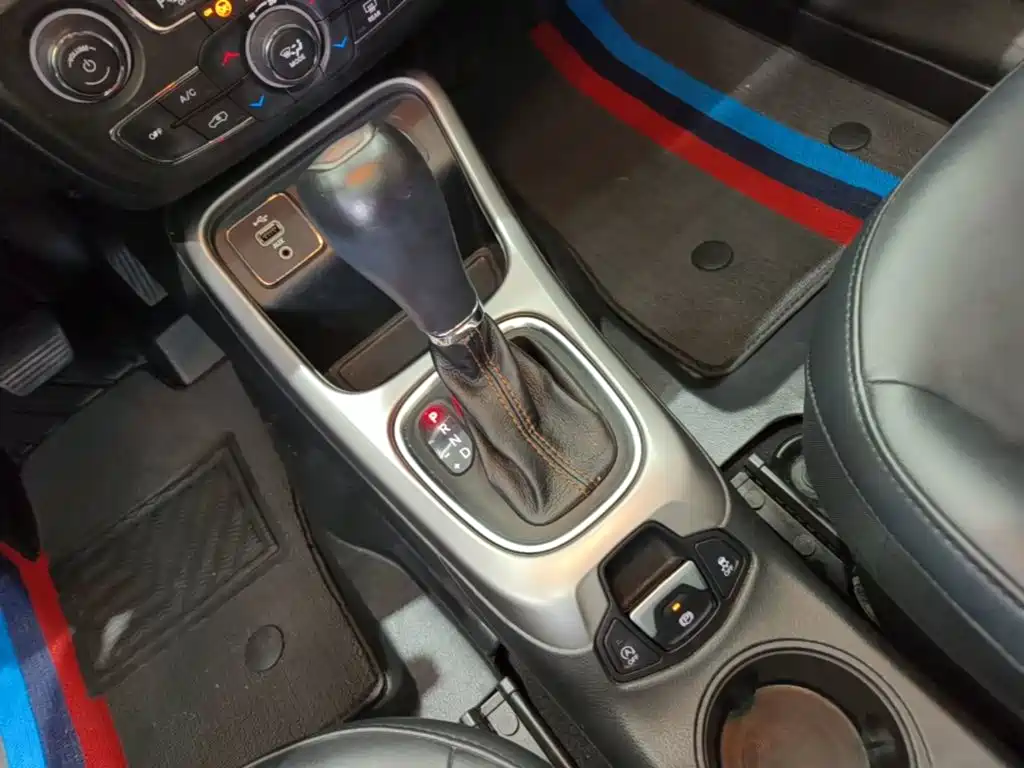 Jeep Compass — миниатюра 14