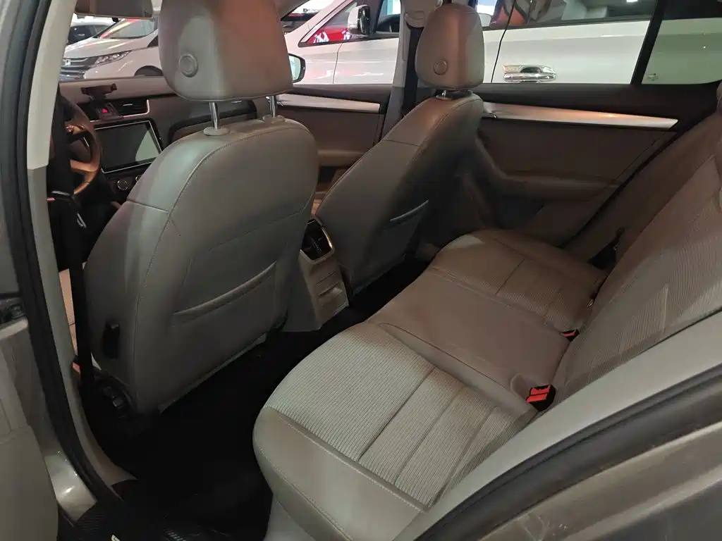 Skoda Octavia — миниатюра 11