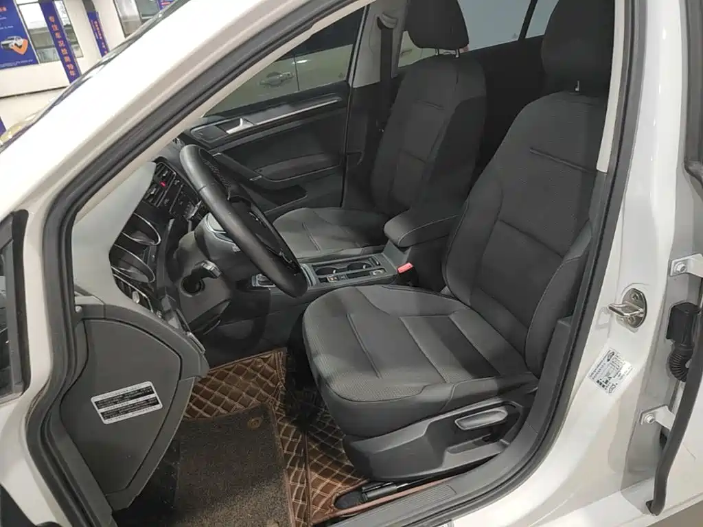 Volkswagen Golf — миниатюра 15