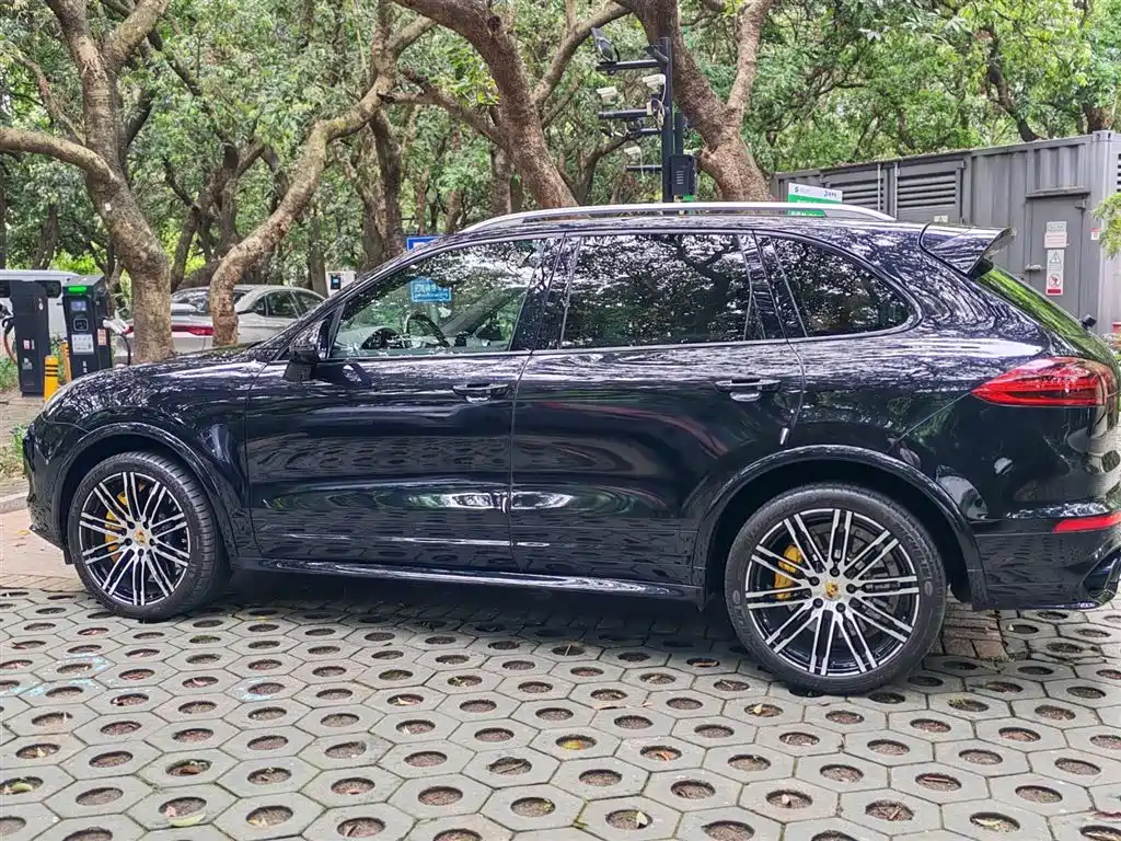 Porsche Cayenne 2016 Cayenne Turbo S 4.8T