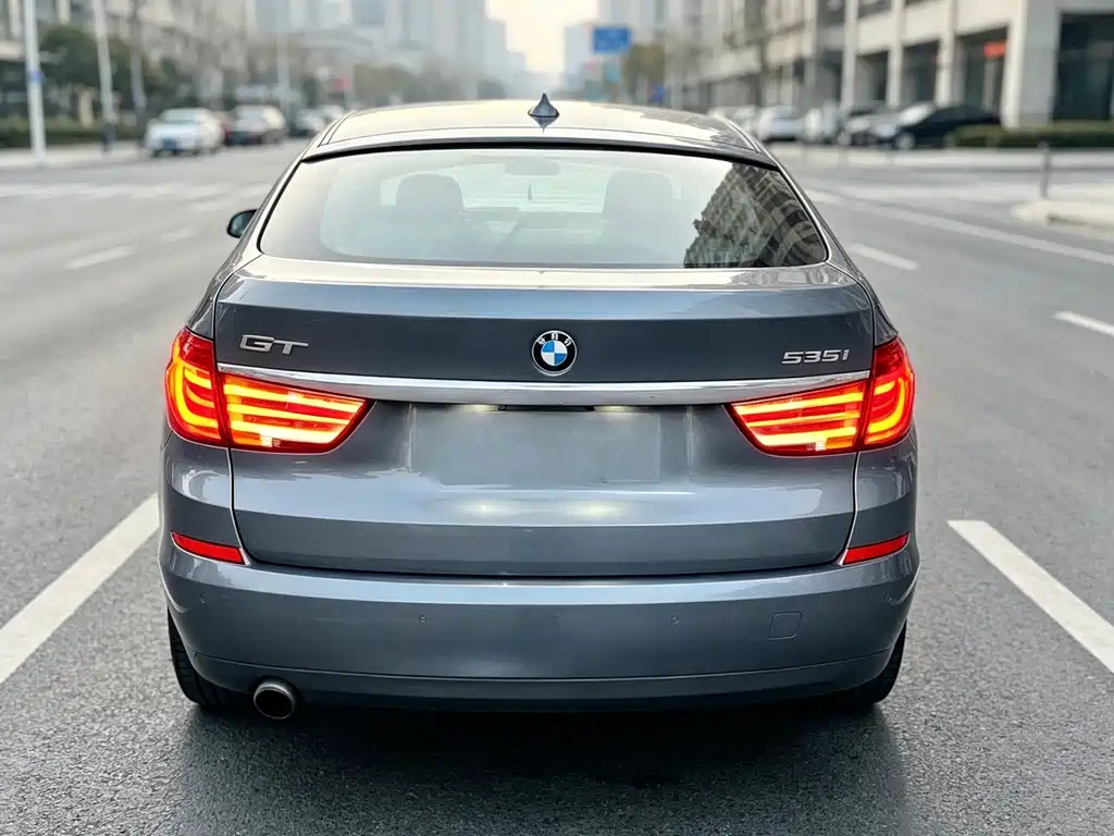 BMW 5 Series GT — миниатюра 8