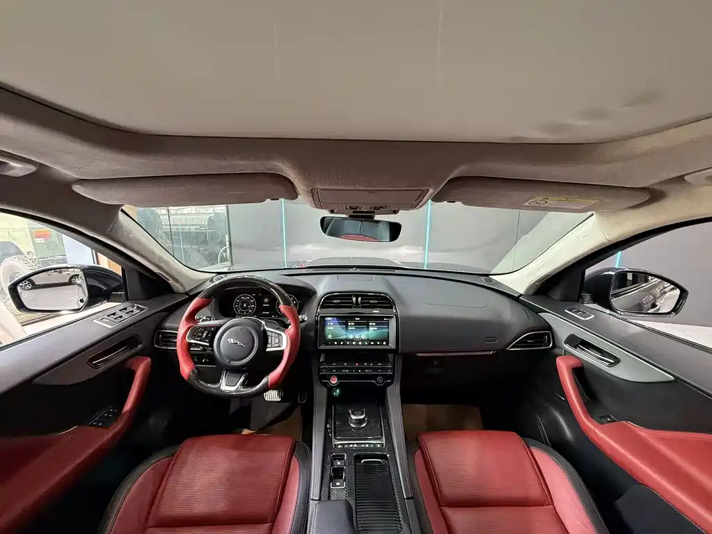 Jaguar F-PACE — миниатюра 9