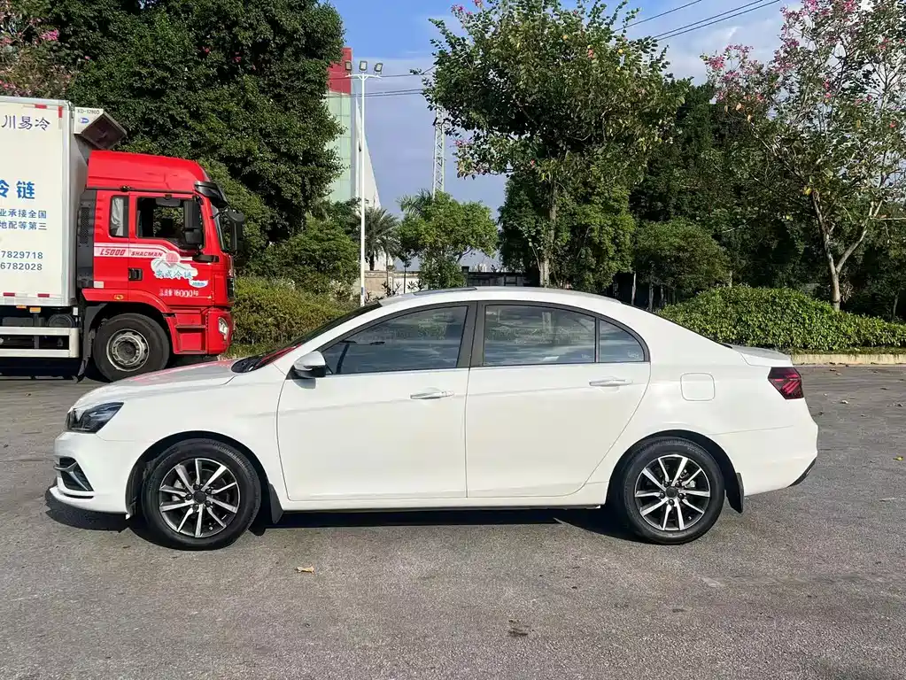 Geely Emgrand — миниатюра 4