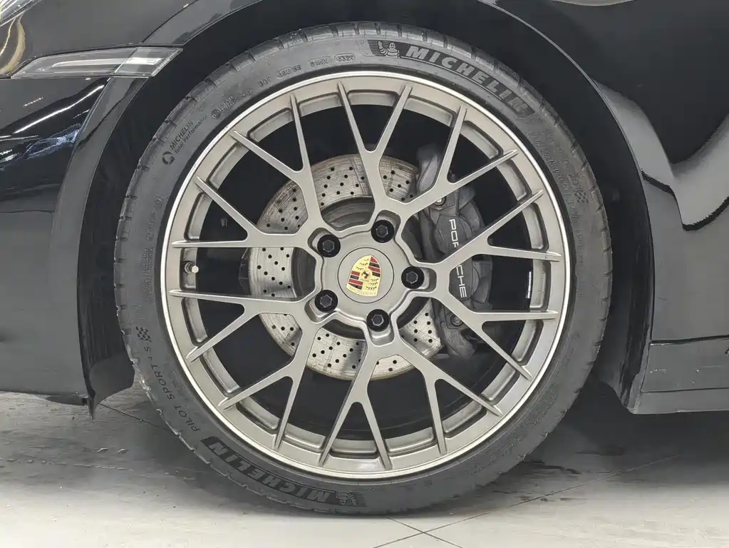 Porsche 911 2023 Carrera 4 3.0T
