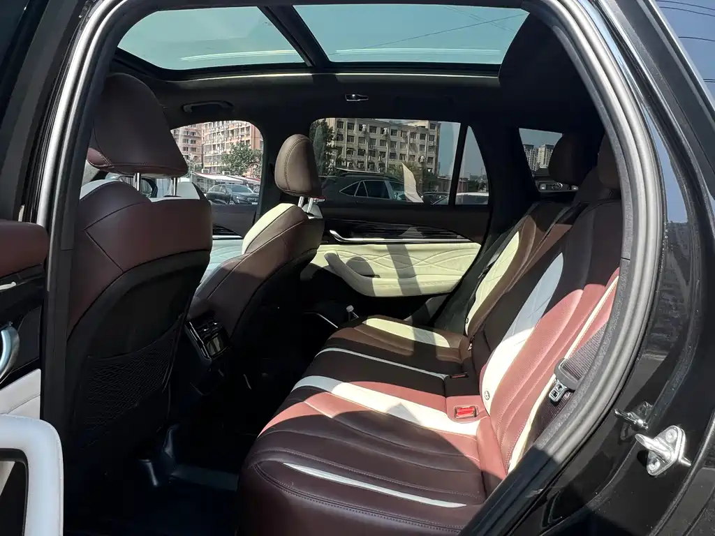 Geely Xingyue L — миниатюра 26
