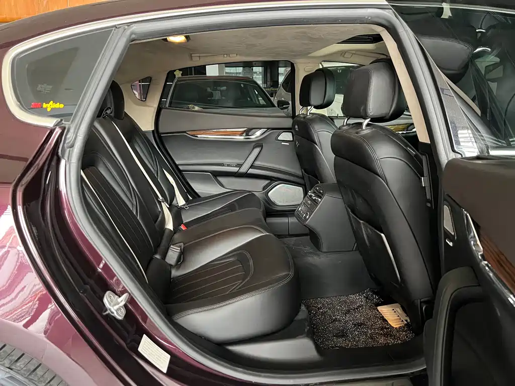 Maserati Quattroporte — миниатюра 10