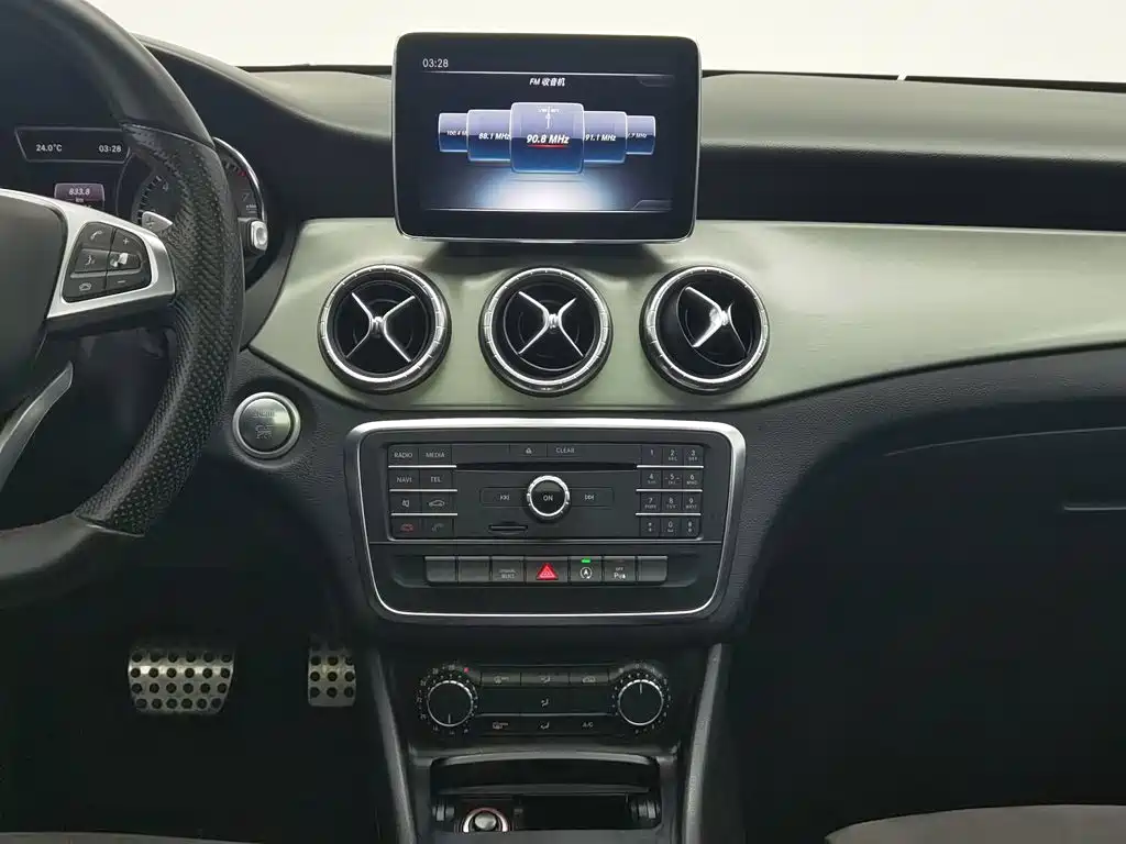 Mercedes-Benz CLA (Import) — миниатюра 12