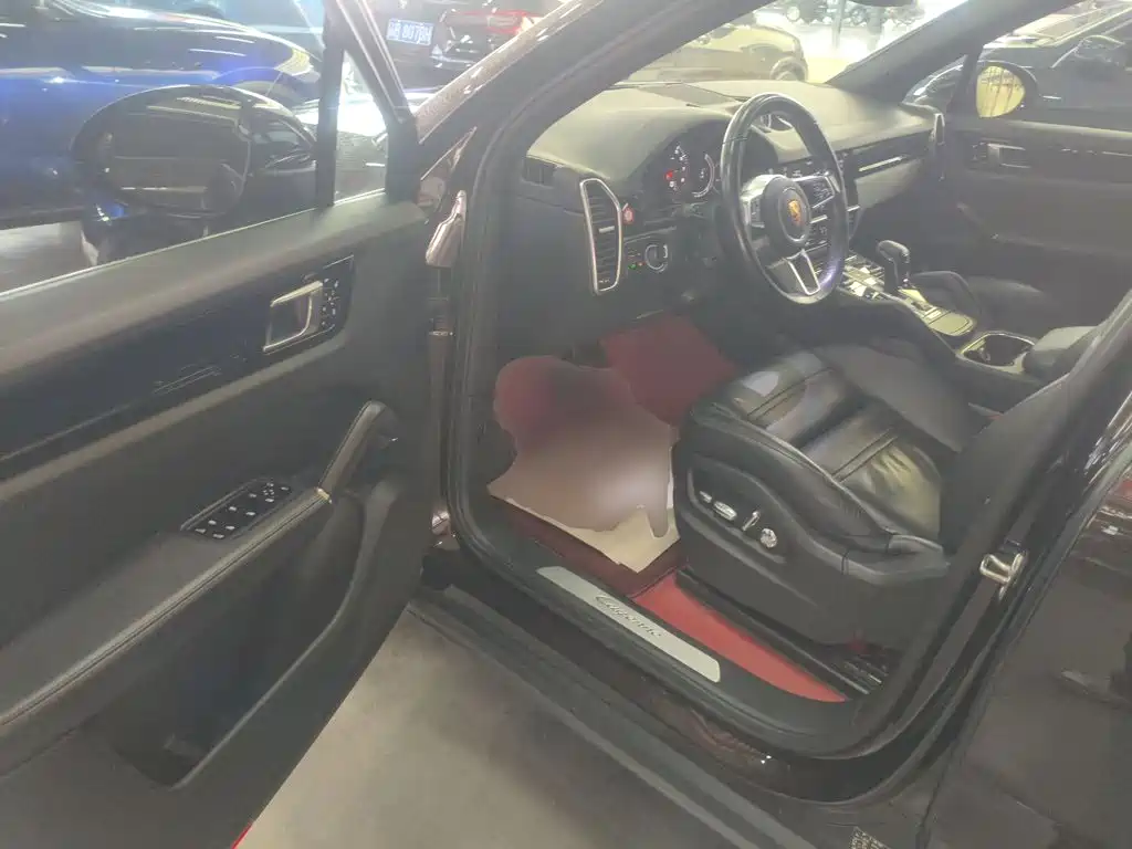 Porsche Cayenne — миниатюра 9