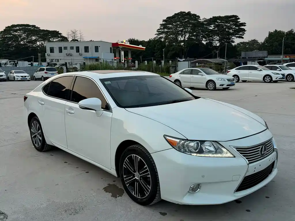 Lexus ES — миниатюра 2