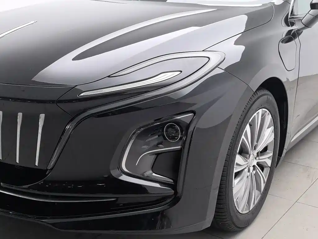 Hongqi Hongqi E-QM5 — миниатюра 7
