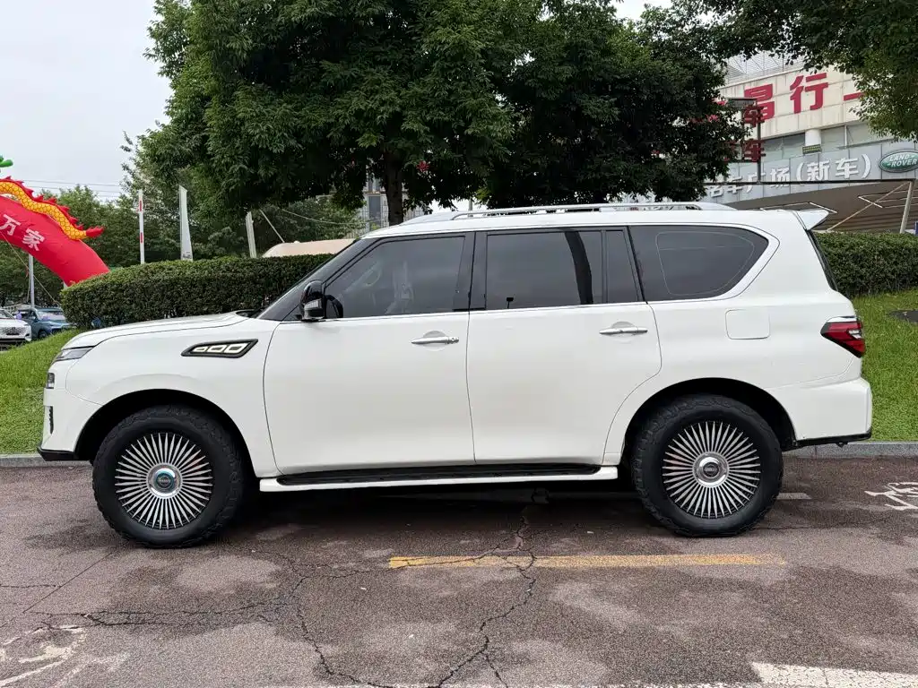 Nissan Patrol — миниатюра 3