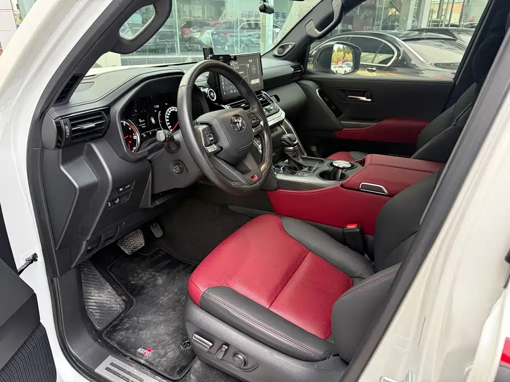 Toyota Land Cruiser — миниатюра 5