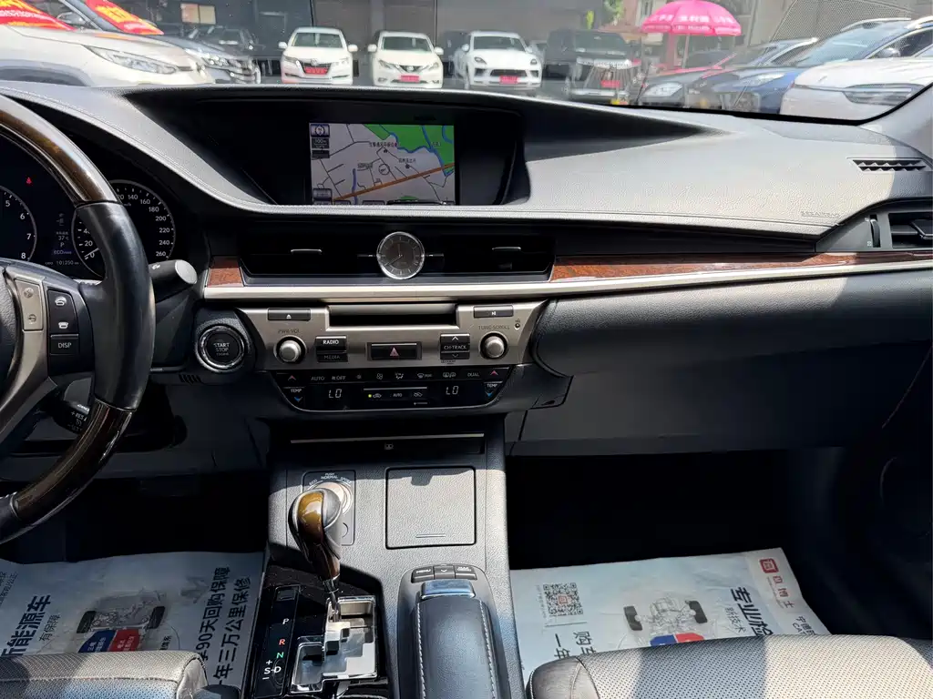 Lexus ES — миниатюра 20