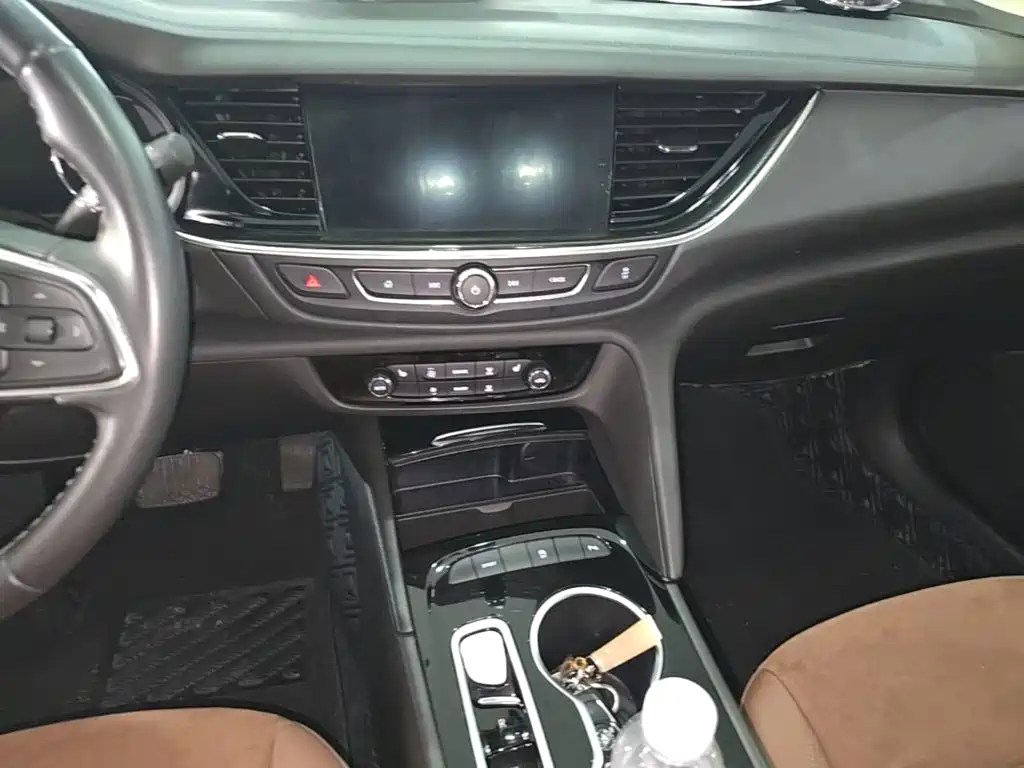Buick Regal — миниатюра 13