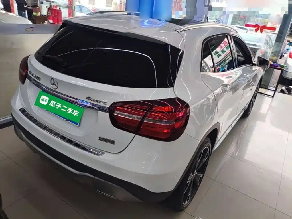 Mercedes-Benz GLA — миниатюра 7