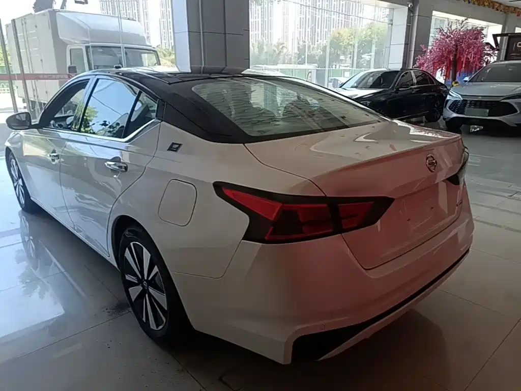 Nissan Teana — миниатюра 5