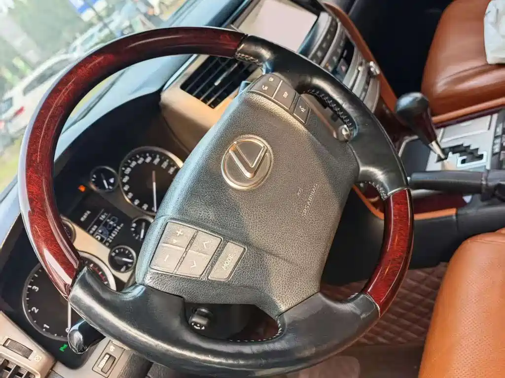 Lexus LX 2013 570