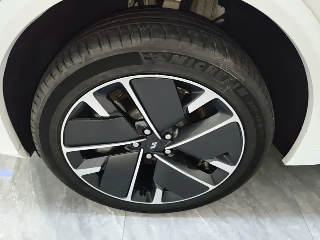 Li Auto Li L7 — миниатюра 23