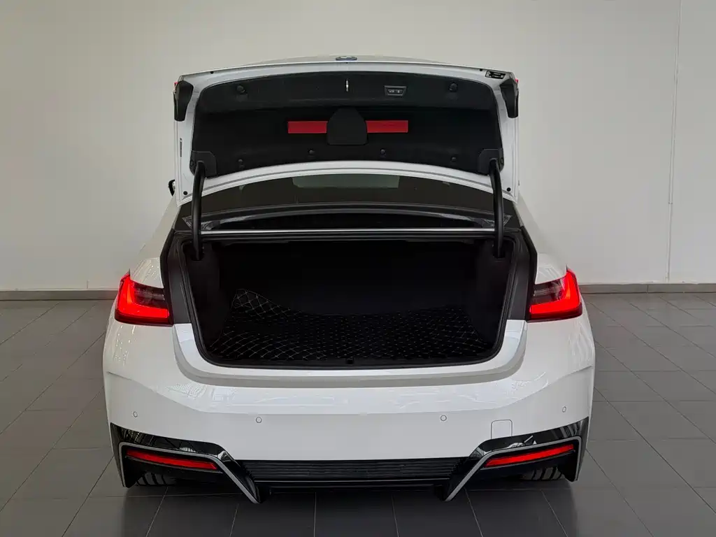 BMW i3 — миниатюра 6