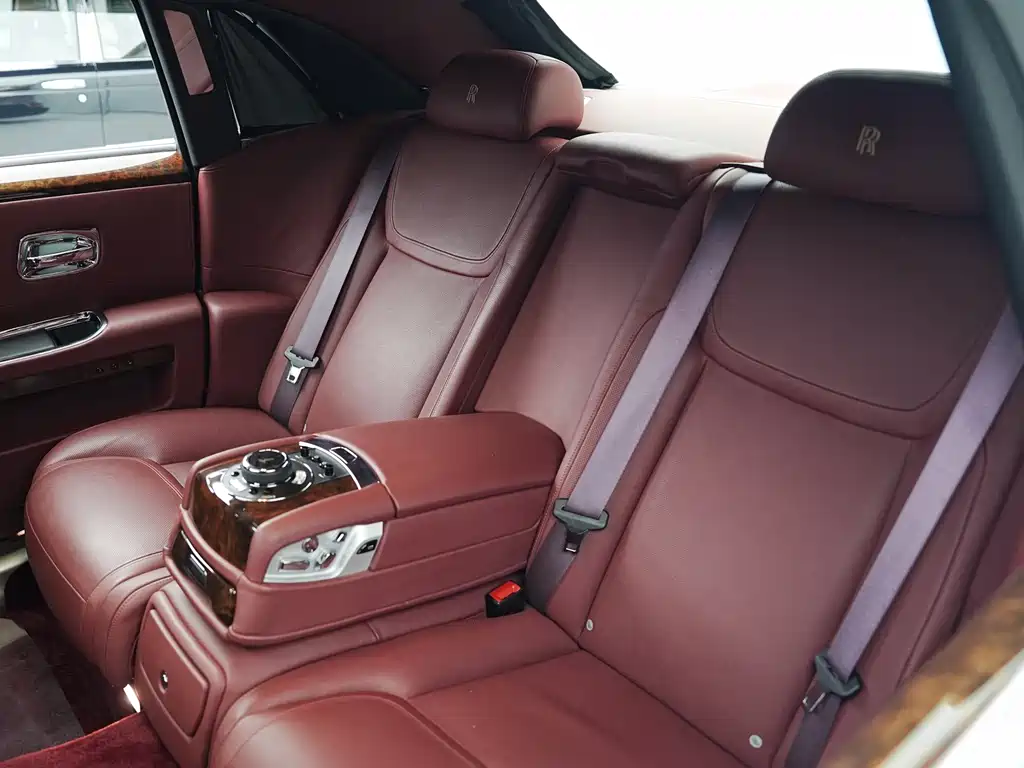 Rolls-Royce Ghost — миниатюра 13
