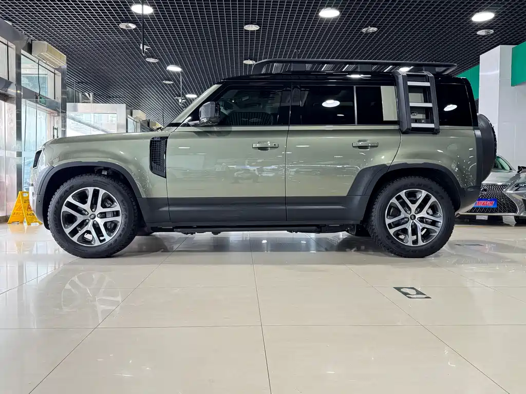 Land Rover Defender — миниатюра 4